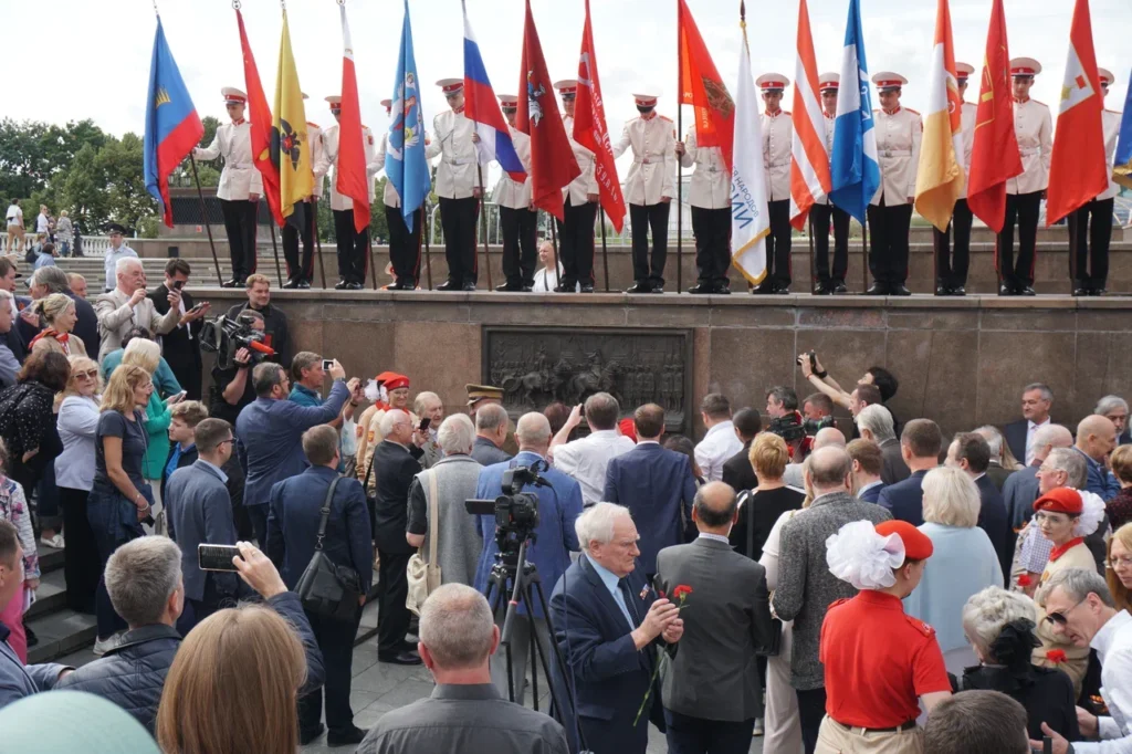 On 3 September ceremony held in Moscow to unveil memorial panel commemorating Victory Parade on Red Square