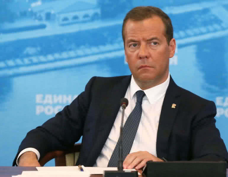 Медведев утвердил стратегию развития утилизации промышленных отходов