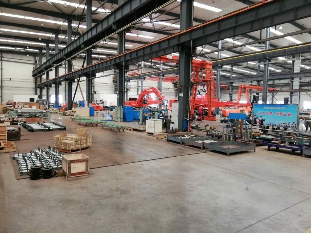 Отчет о поездках на Китайский завод по производству перегружателей «BONNY»