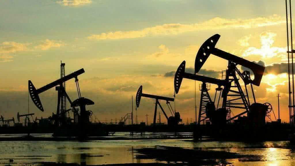 Американская нефть падает ниже $0 за баррель - это рекордно низкий показатель