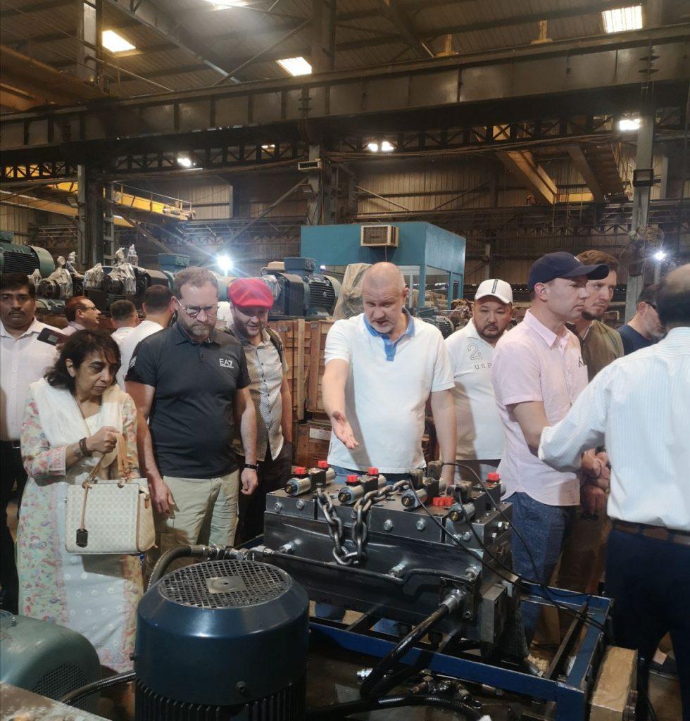 Российская делегация Ассоциации НСРО РУСЛОМ.КОМ 31 мая 2022 посетила три фабрики ведущего индийского производителя оборудования