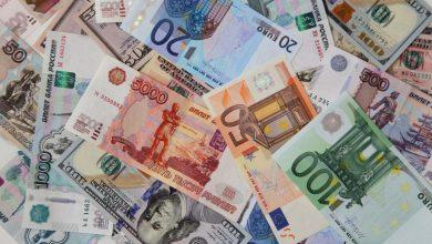 Путин отменил обязательную продажу половины валютной выручки экспортерами