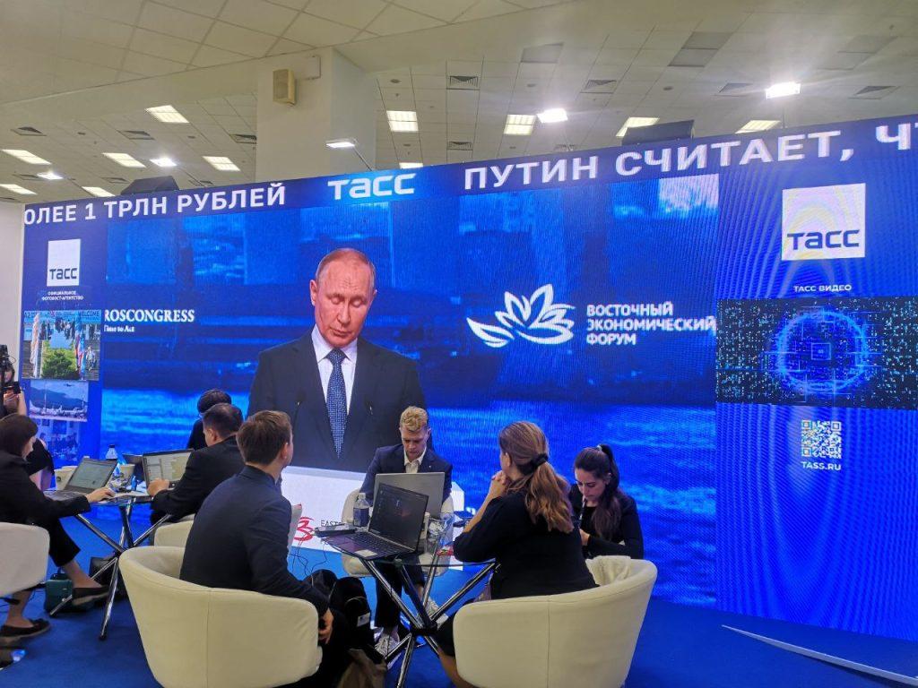 Выступая на ВЭФ, Владимир Путин обратил внимание на рачительное обращение с ресурсами и экологические стандарты