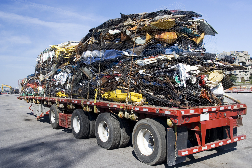 Как сообщают Ведомости, РЭО просит увеличить нормы нагрузки на ось для мусоровозов
