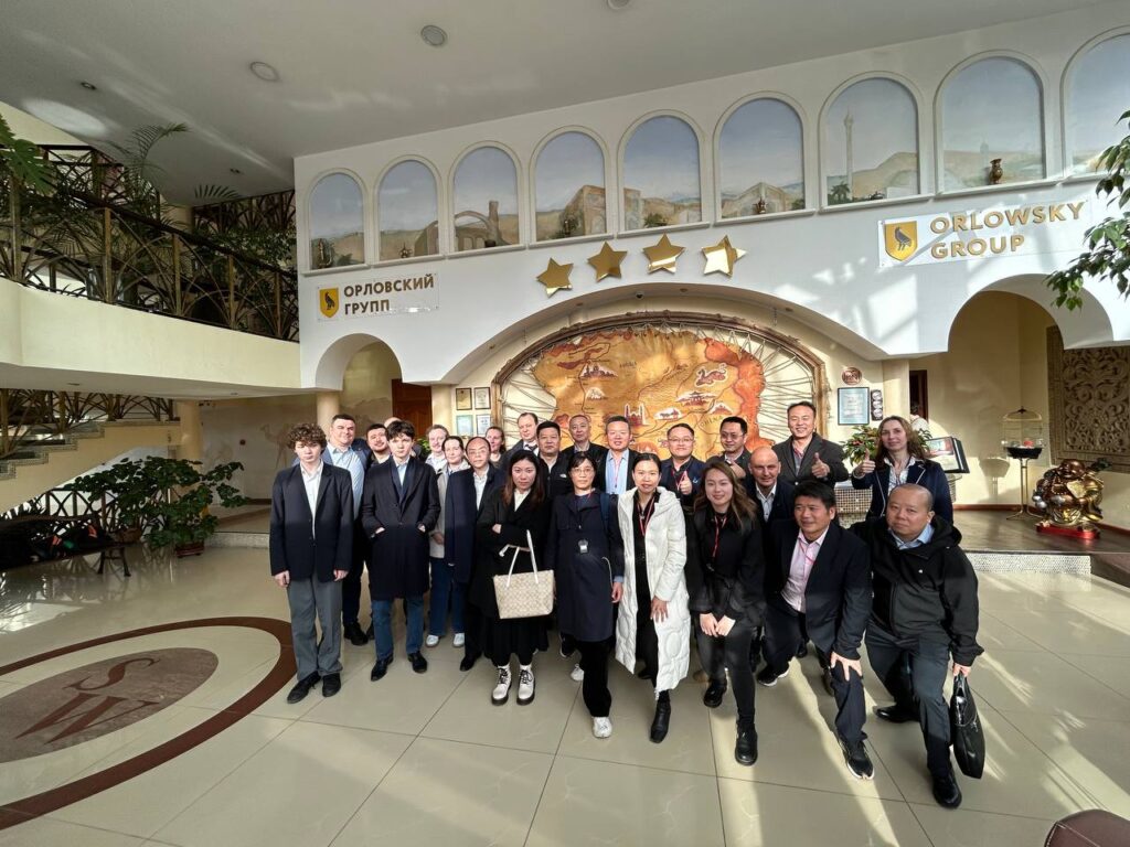 Делегация представителей китайских и российских компаний 23 апреля посетила компании БРОК и Мастер Райт