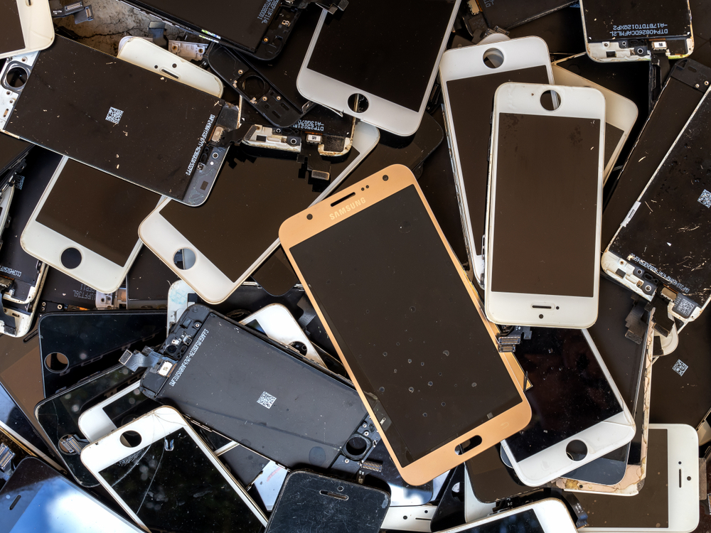 Канадская компания GEEP Canada, которая выступала партнером Apple по уничтожению техники, вместо утилизации продала около 100 тыс. iPhone в Китай.