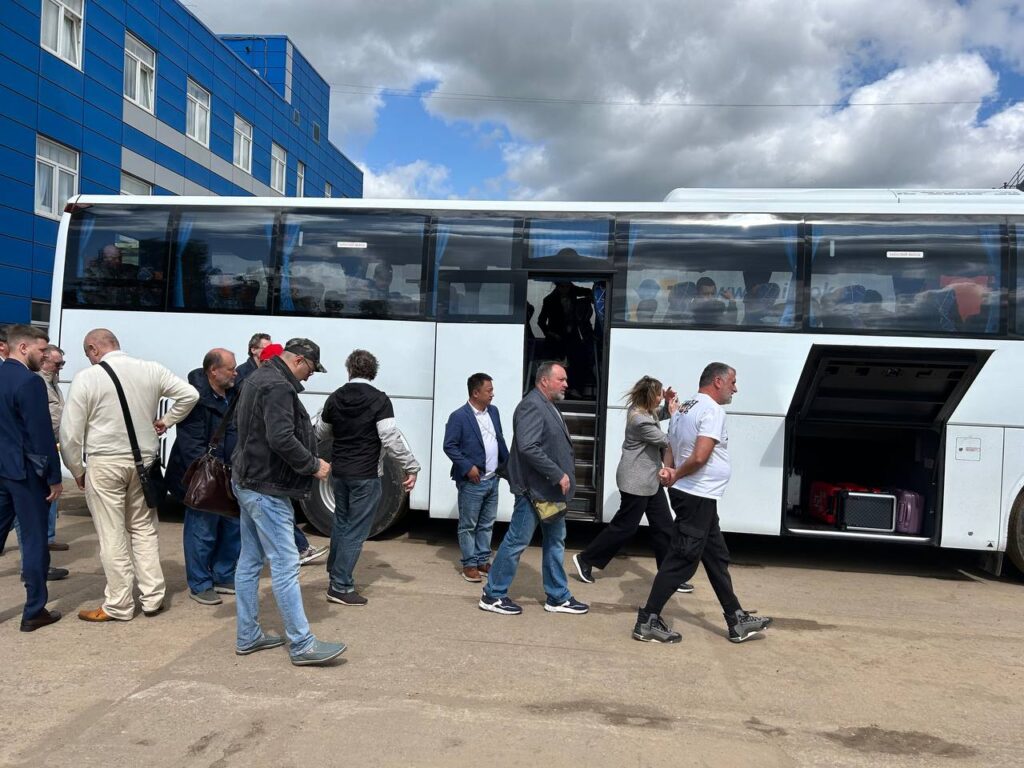 Делегация конференции Умный лом посещает предприятие Уни-Блок