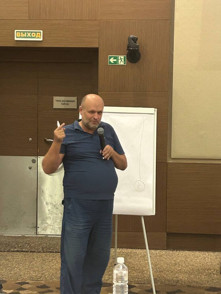 Сегодня в 9.30 начнётся регистрация на конференцию "Южный Лом" в конгресс-центре (зал Версаль) отеля Метрополь Гранд Геленджик.