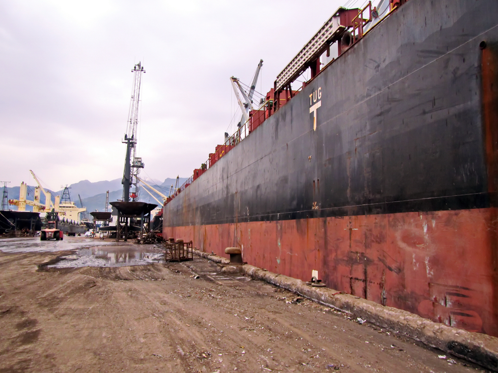 В середине октября стоимость лома черных металлов в портах Турции выросла с $335 до $352 за тонну, сообщает Коммерсантъ со ссылкой на аналитиков