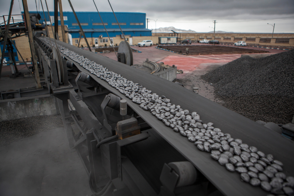 Минпромторг выступает с инициативой переноса сроков уплаты акциза на жидкую сталь и налога на добычу железной руды на конец 2026 года.