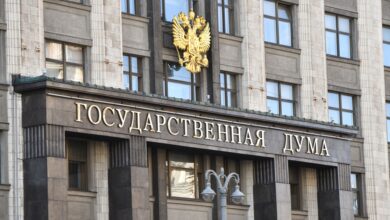 Госдума РФ предложила доработать ко второму чтению поправки Минфина о переносе в цену длящихся договоров измененной ставки НДС, сообщают Ведомости.